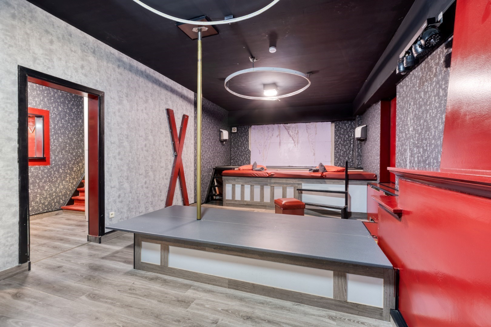 Handelshuis met tal van mogelijkheden in Geel 