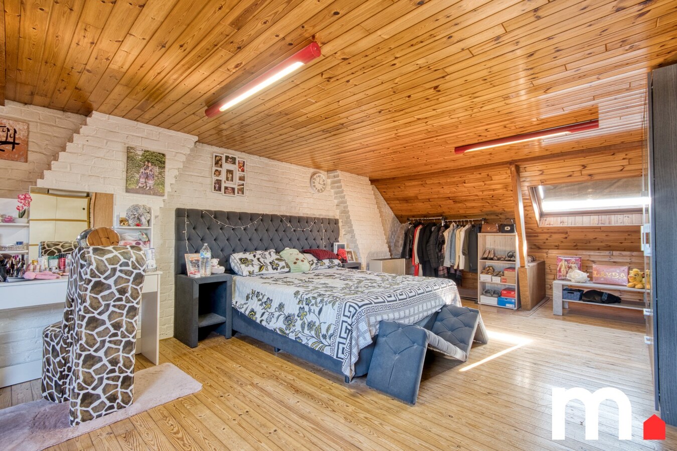 Unieke woning te Kortrijk met zonnige aangelegde tuin, Garage en 4 ruime slaapkamers! 