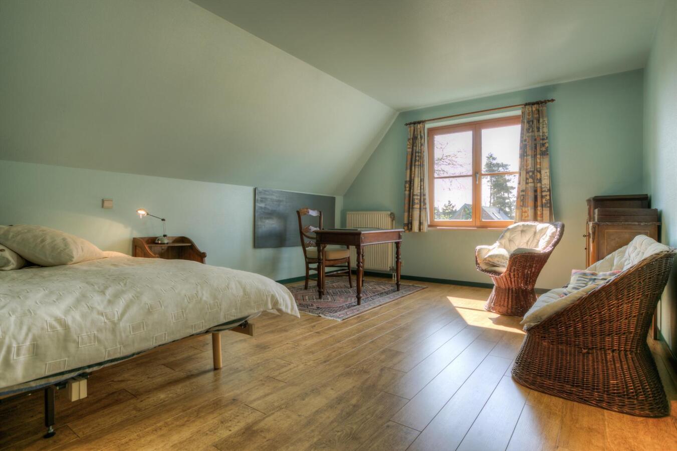 Ruime villa met praktijkruimte en prachtige tuin 