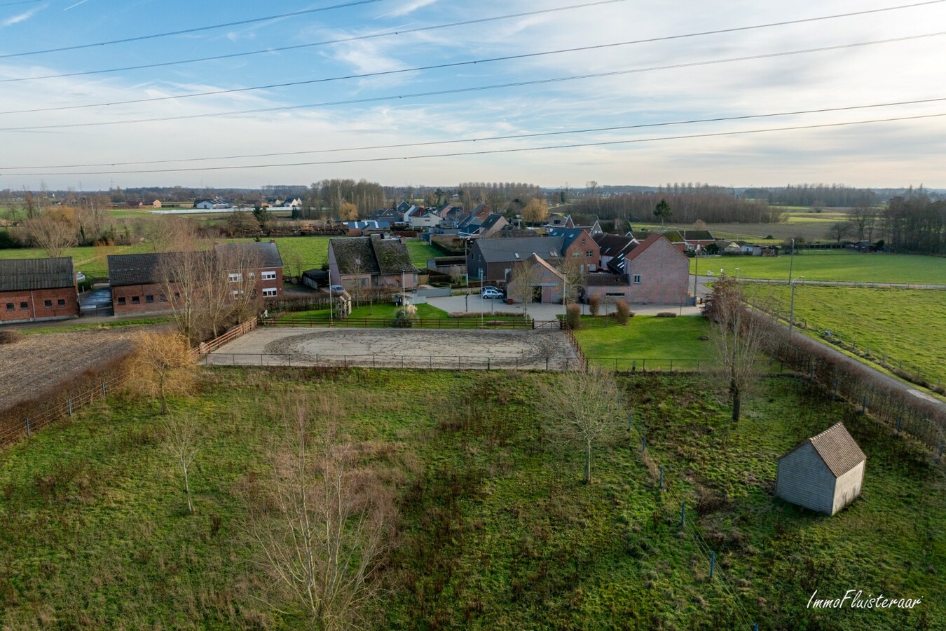 Karakteristieke villa met paardenaccommodatie op ca. 9.680 m2 te Tisselt (Willebroek) 