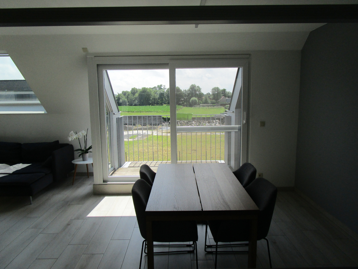 LUXUEUS 3-SLPK-APPARTEMENT  (zonder vaste kosten!). 