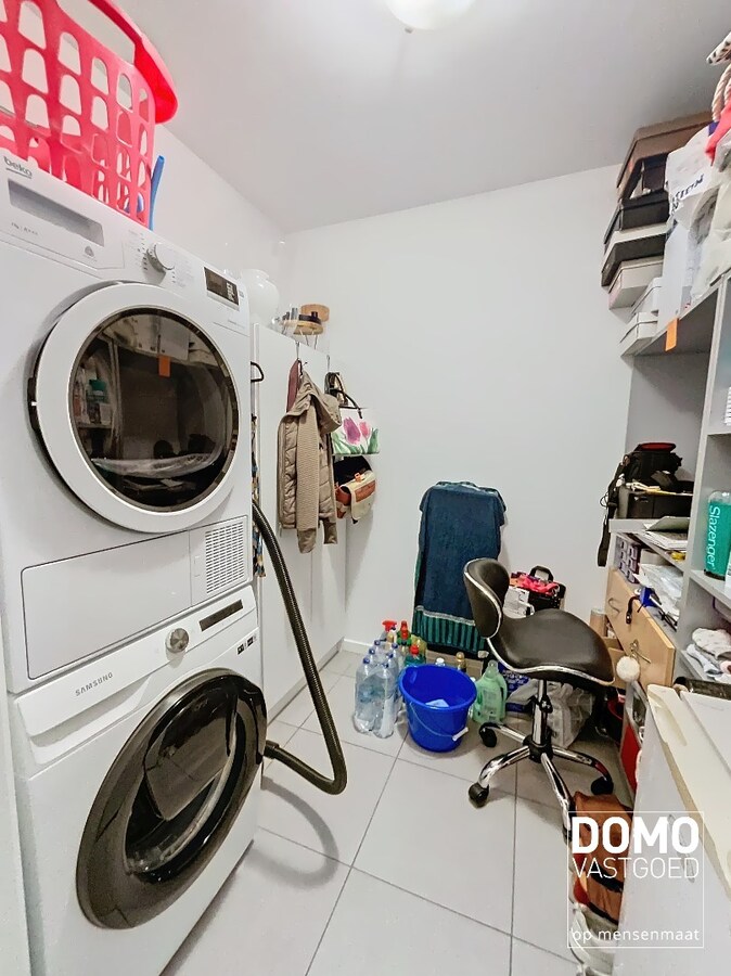 GELIJKVLOERS 1 SLAAPKAMER APPARTEMENT MET TUIN EN ONDERGRONDSE AUTOSTANDPLAATS GELEGEN TE SPALBEEK 