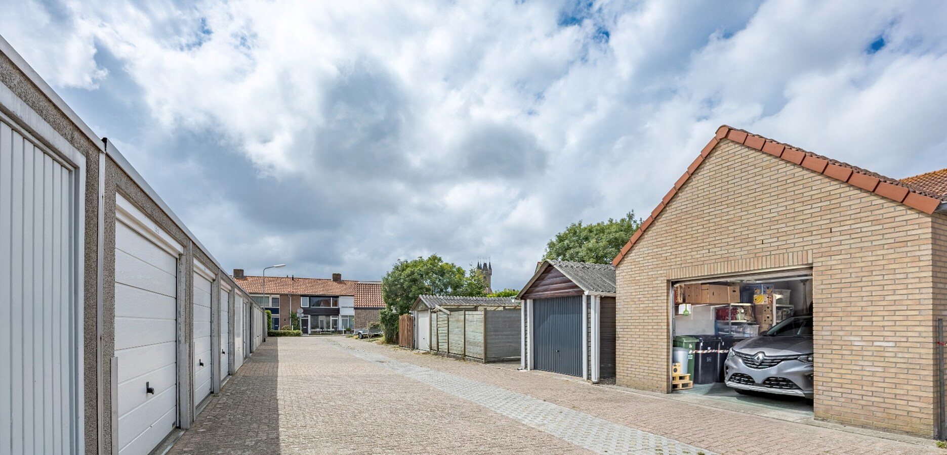 Gezellige rijwoning met garage in het charmante Sluis, op slechts 5 km van Knokke-Heist. 
