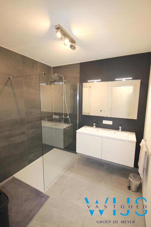 Prachtig afgewerkt appartement in hartje Wippelgem EVERGEM! 