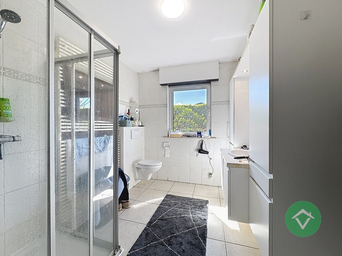 Ruime gezinswoning met dubbele garage in Koekelare 