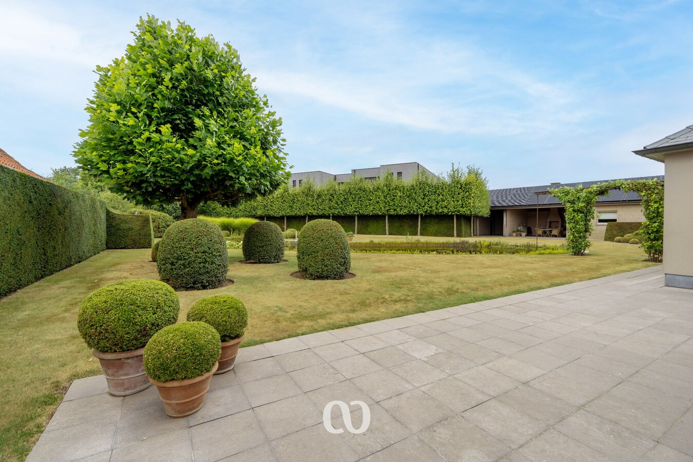 Prachtig onderhouden villa op meer dan 2.000 m² in Kaster 