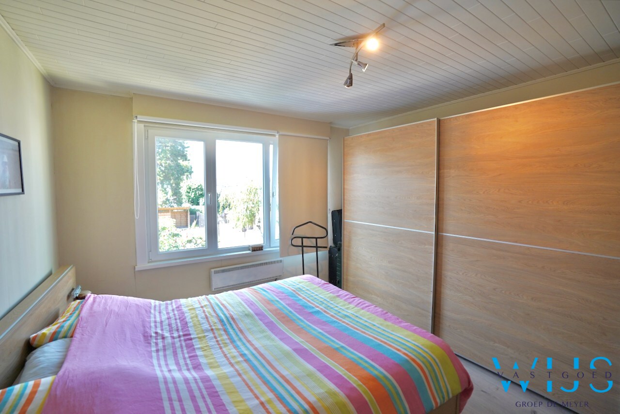 Praktisch en rustig gelegen woning met garage &amp; toffe tuin te Zelzate! 