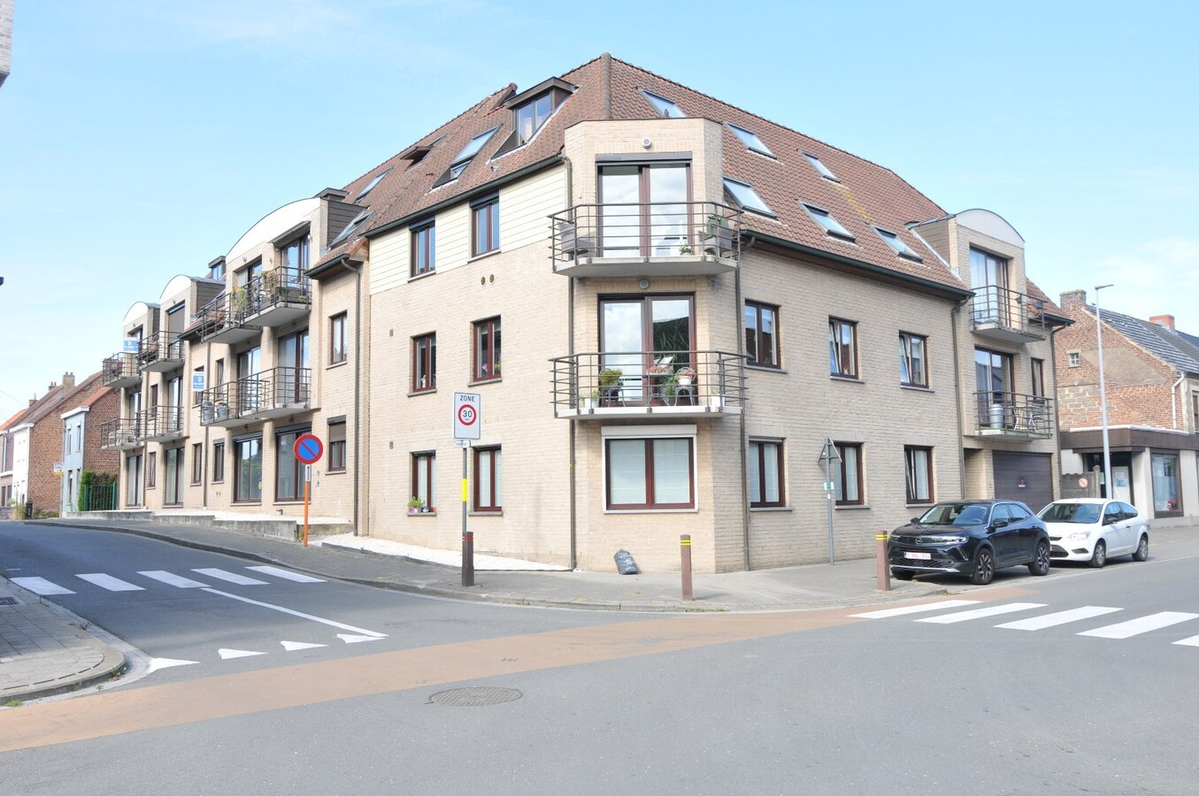 NIEUWE PRIJS! Instapklaar appartement centrum Avelgem 