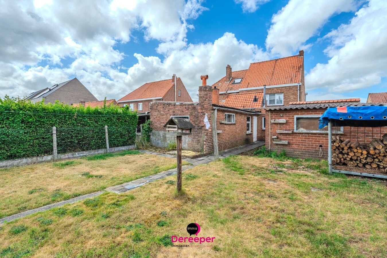 Te renoveren halfopen woning met zuidgerichte tuin op 571 m² in Jabbeke 