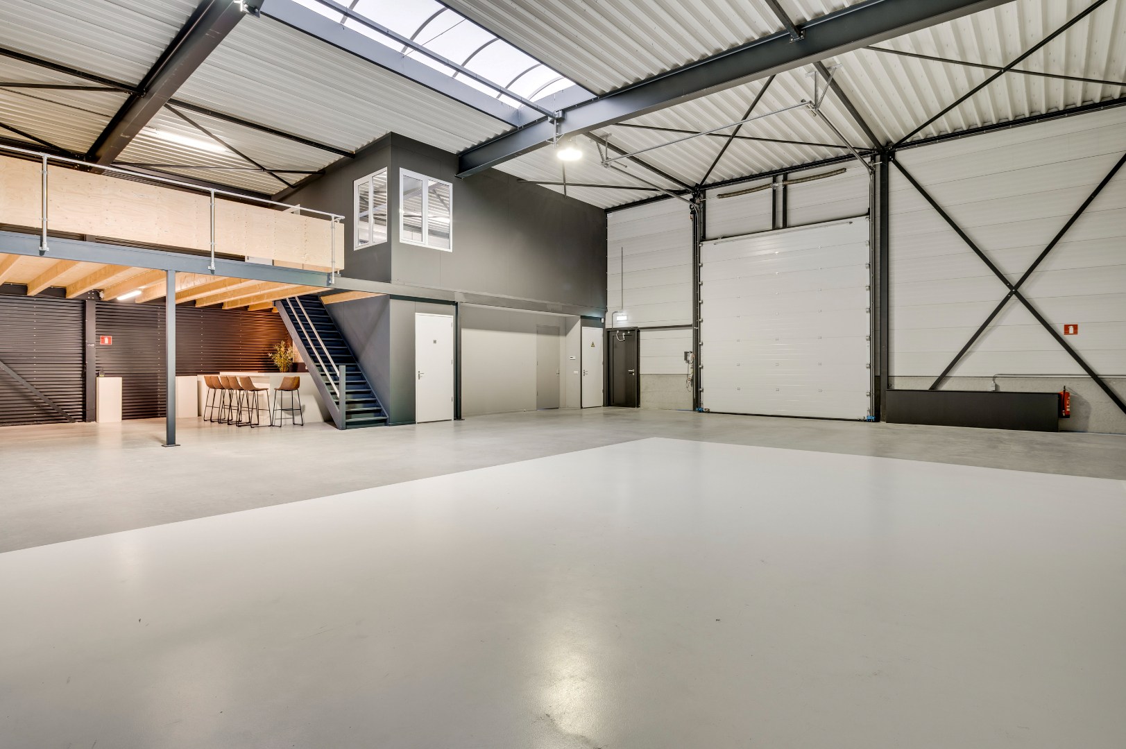 Hangar (Loods) te huur in Weert