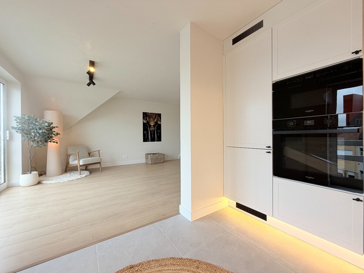 Trendy penthouse te Kortrijk ! EPC B !  **** NONO INSPIRED **** 