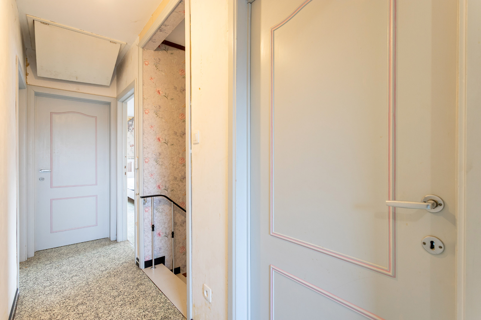 Ruime woning te Pajottegem met 4 slpks, garage en tuin op +-10a! 