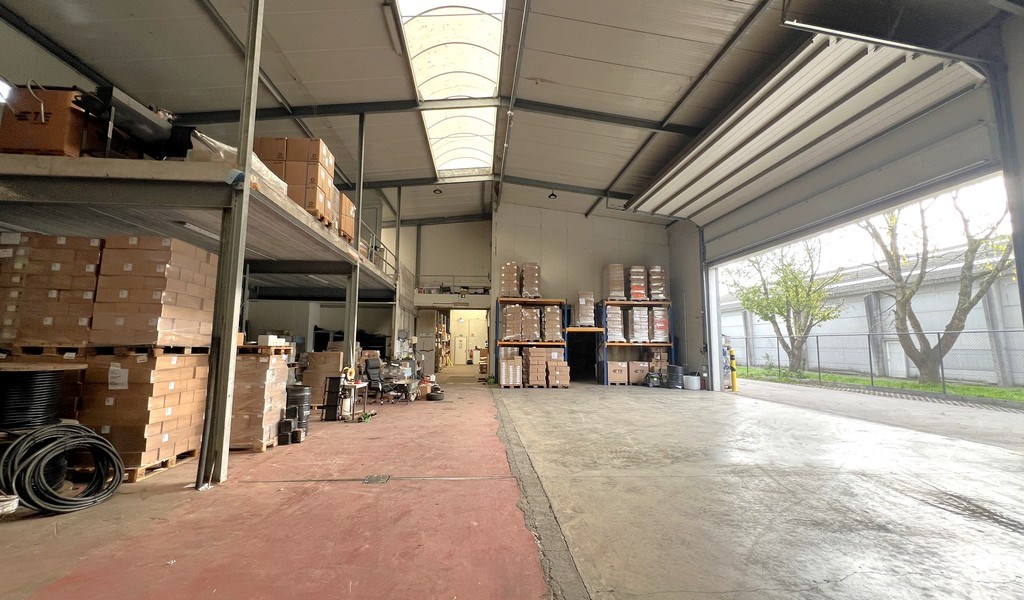 Bedrijfspand te koop in industriezone Hoogveld te Dendermonde