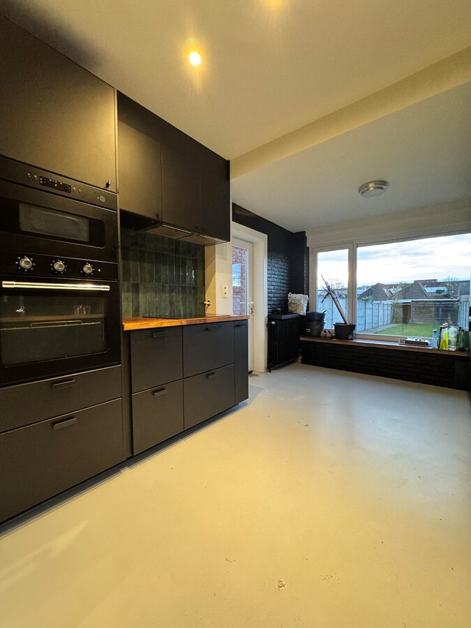 Instapklare woning met 3 slaapkamers en tuin te Roeselare 