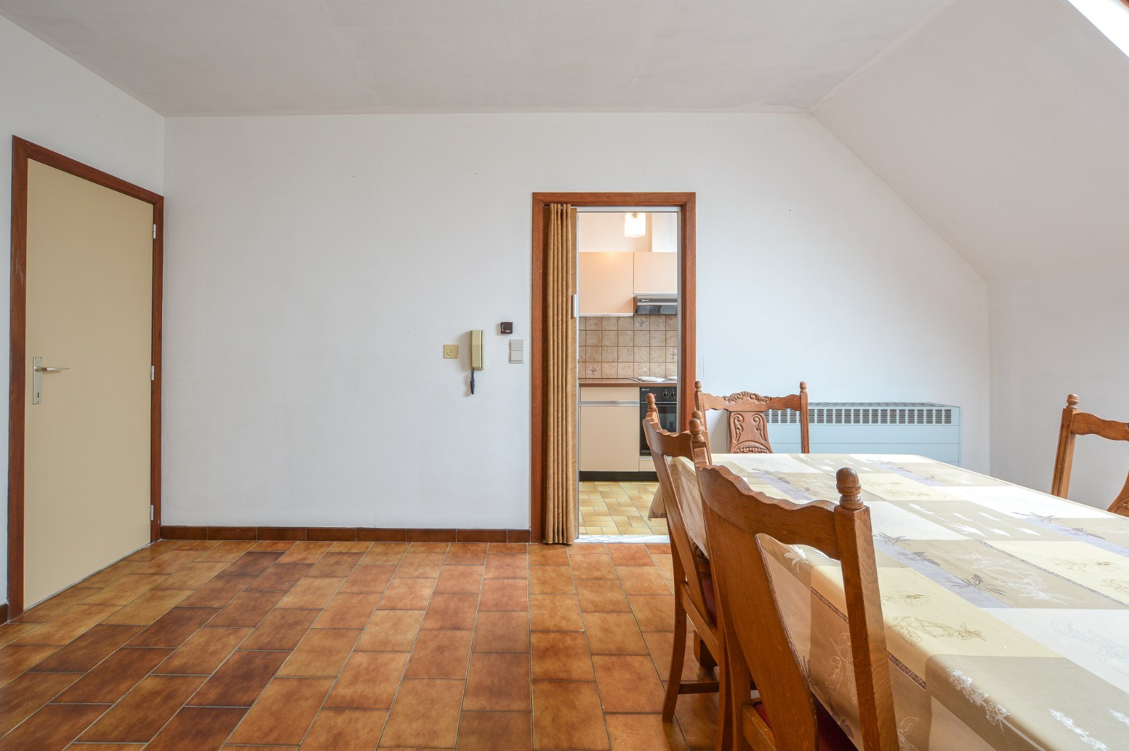 Interessante opbrengsteigendom met 5 volledig verhuurde appartementen in het centrum van Oudenburg 