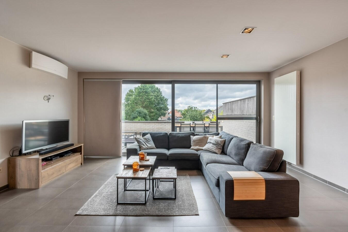 Luxe duplex appartement met 3 slaapkamers, bouwjaar 2008, 170m² bewoonbare oppervlakte. 