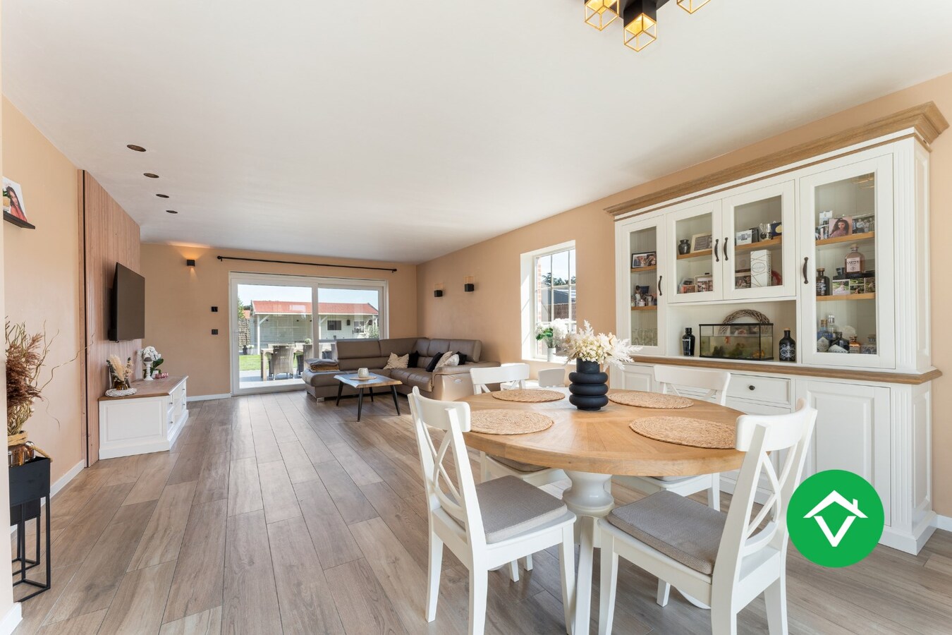 Recente nieuwbouwwoning met vier slaapkamers te Menen 