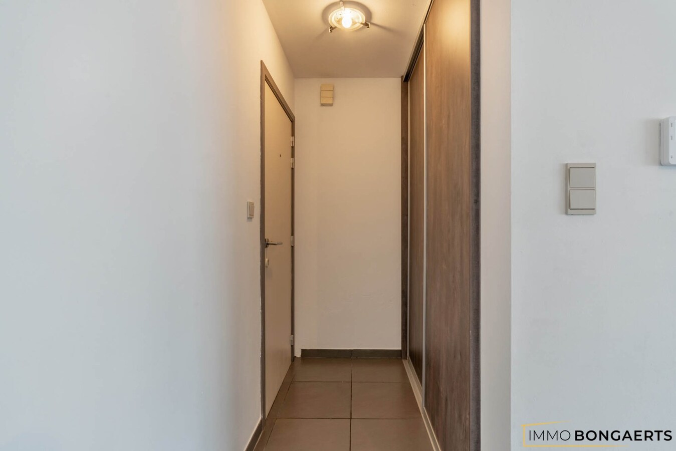 Gelijkvloersappartement met 1 slaapkamer en garage 