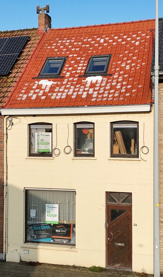 Woning met 4 slaapkamers en parkeerplaatsen te Gistel 