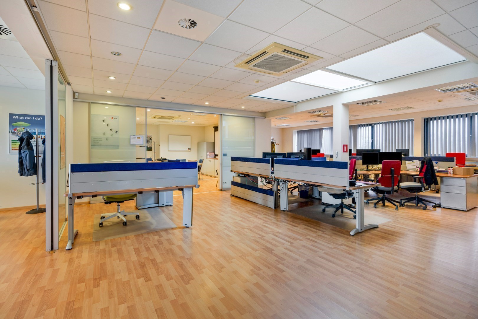 Kantoor te koop in het industriepark te Haasrode/Heverlee met 14 parkings - opp. 626 m² - verkoop van aandelen 