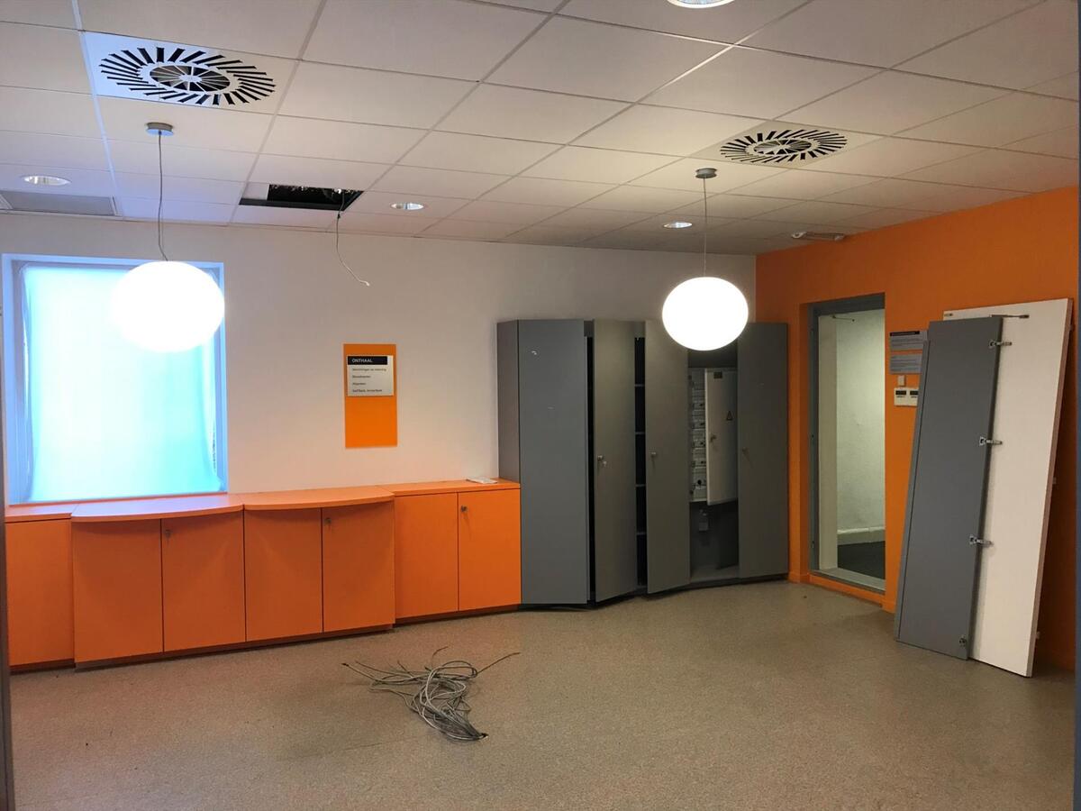 Commercieel gelegen, voormalig bankgebouw 