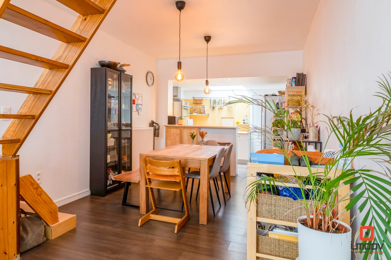 Instapklare rijwoning met 4 slaapkamers en buitenruimte te Gentbrugge 