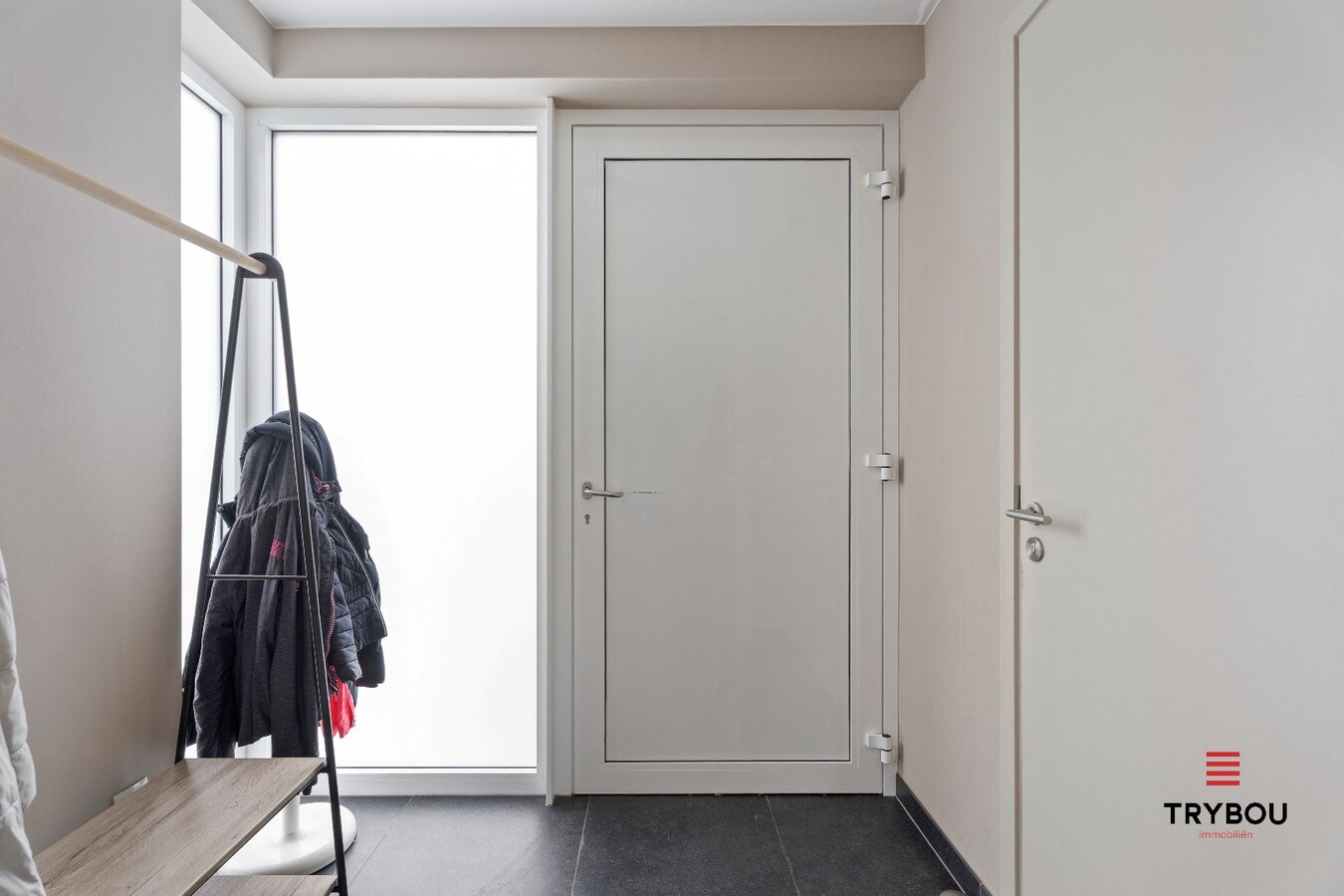 Uitstekend gelegen, halfopen bebouwing met 4 slaapkamers te Ruislede 