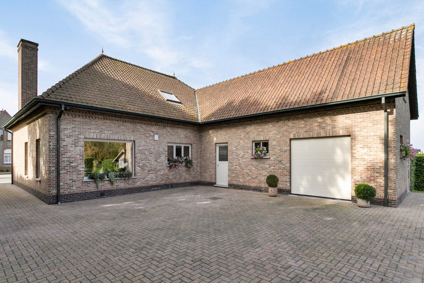 Gunstig gelegen villa met prachtig aangelegde tuin 