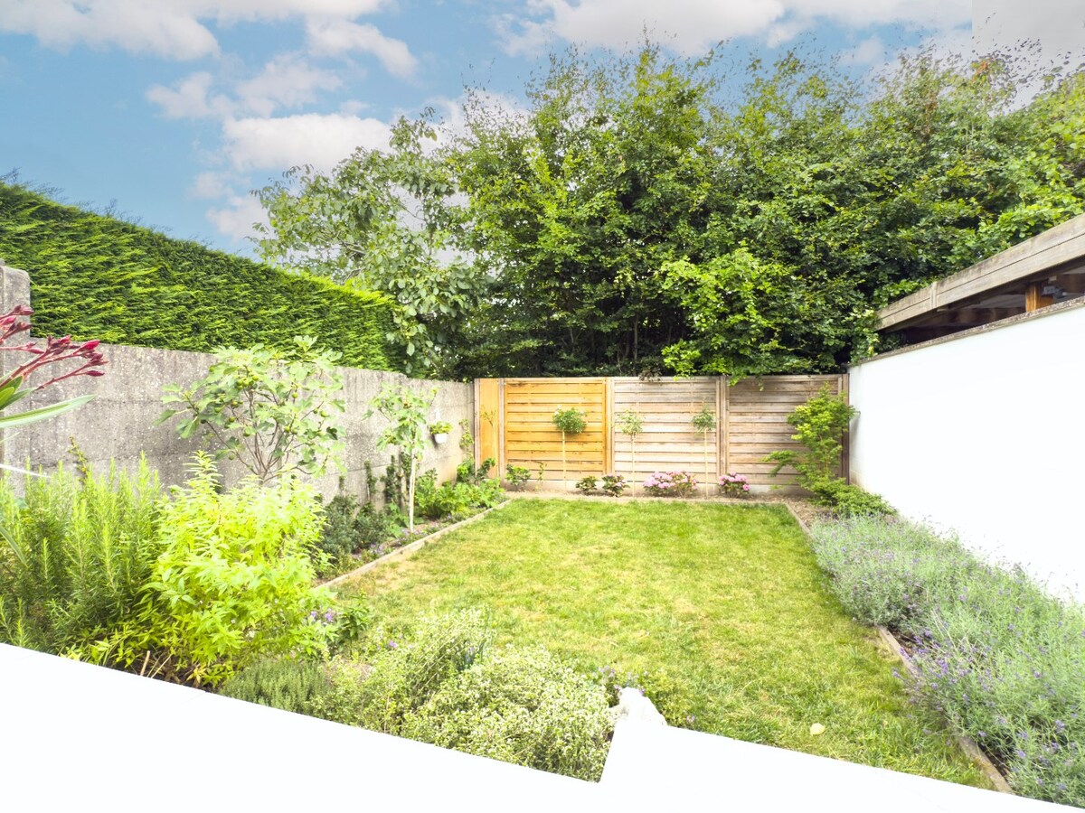 Energiezuinige en ruime stadswoning met tuin te Bevegem 