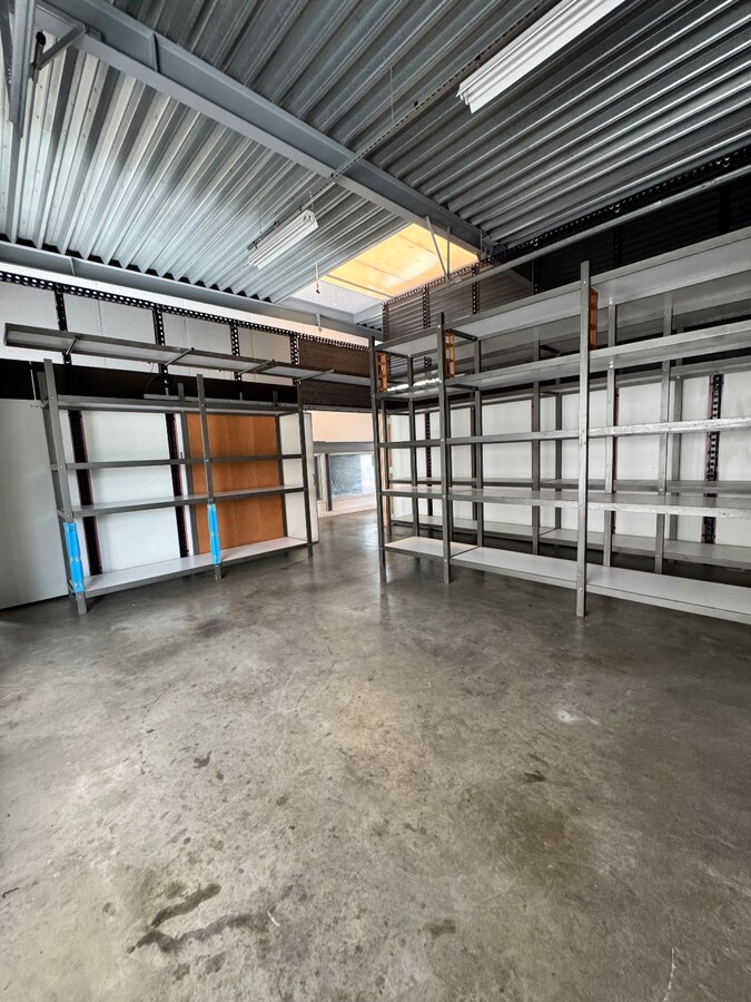 Handelspand met woonst te Ichtegem 