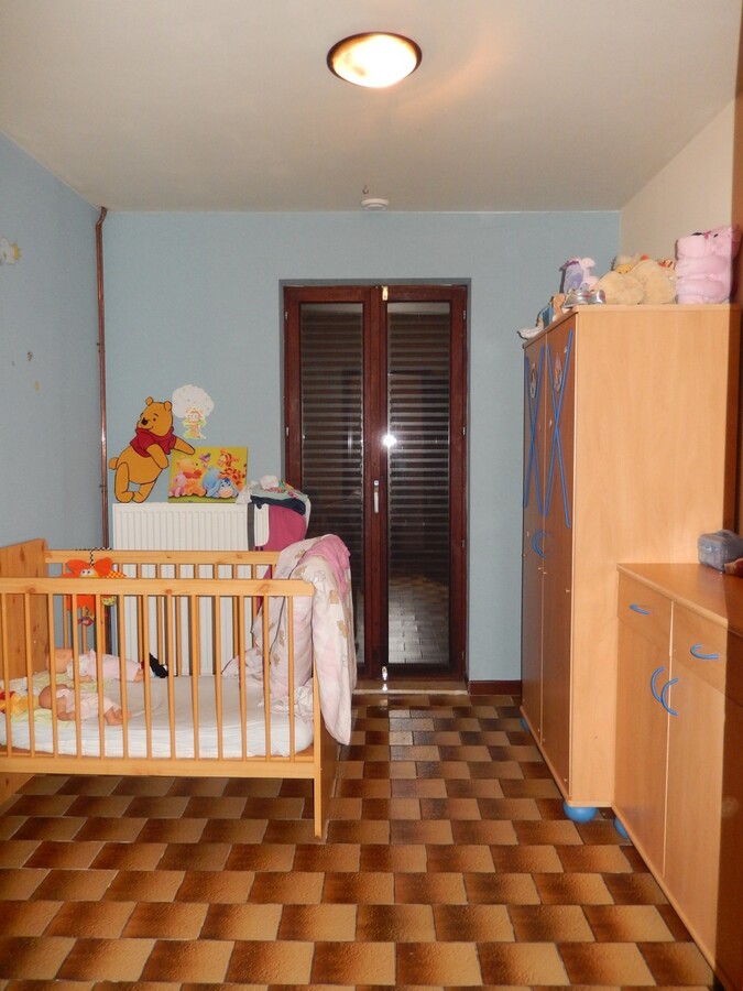 Op te frissen alleenstaande woning 