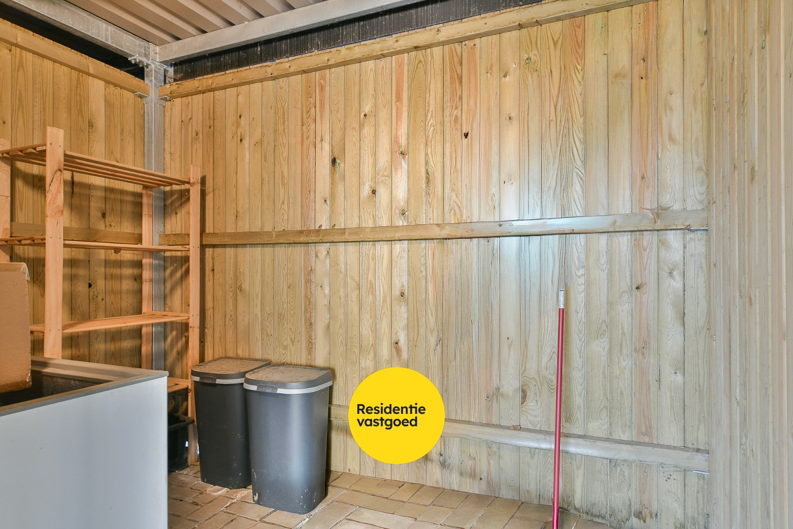 Uniek appartement met carport met grote berging gelegen in een oude graanmolen 