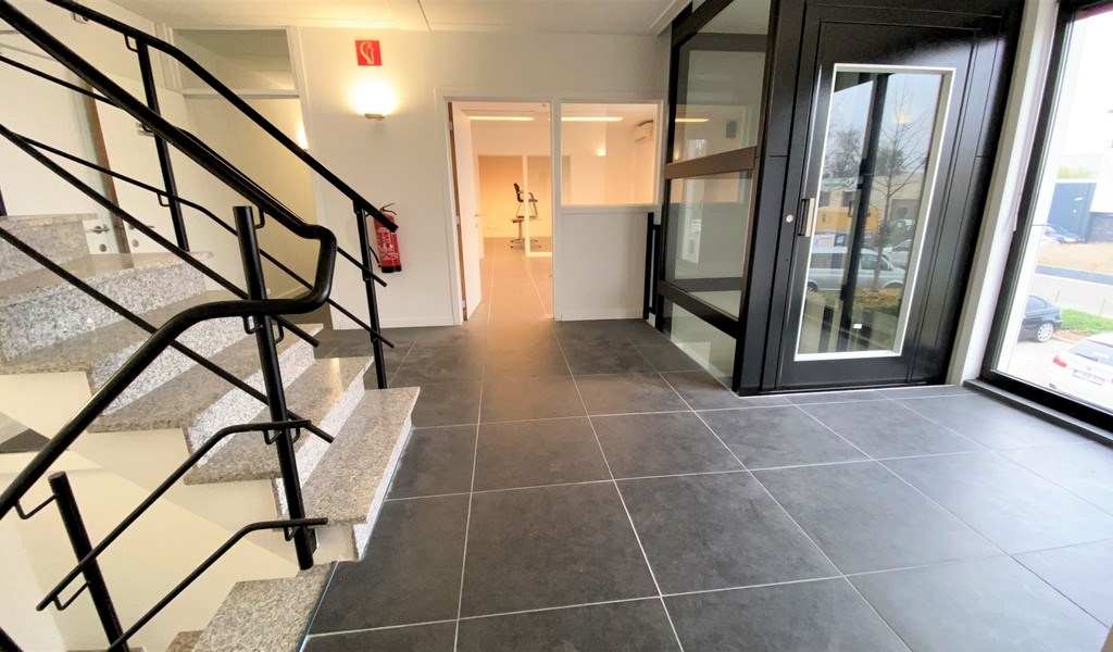 Gerenoveerde kantoren te huur in Sint-Niklaas