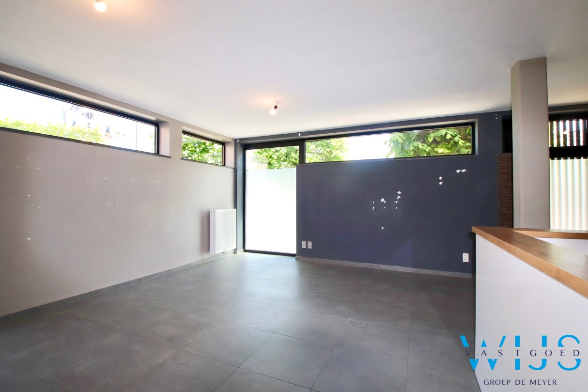 Energiezuinig GELIJKVLOERS app met garage te SLEIDINGE ! 