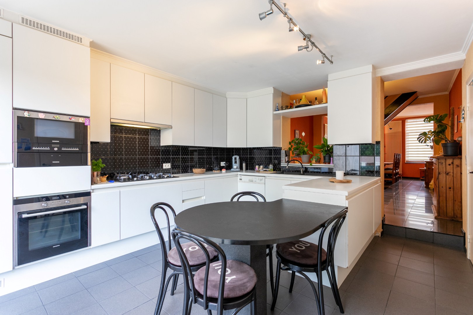 Instapklare woning met 4 slpk te Halle 