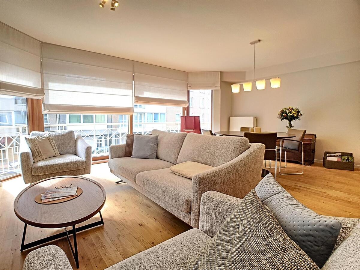 Zeer ruim woonappartement (109 m²) met uitzonderlijk zonneterras - Knokke 