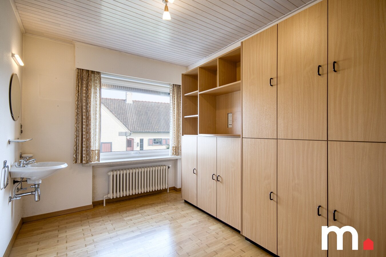 Alleenstaande villa met 5 slaapkamers en zonnige tuin 1127 m² op TOPligging ! 