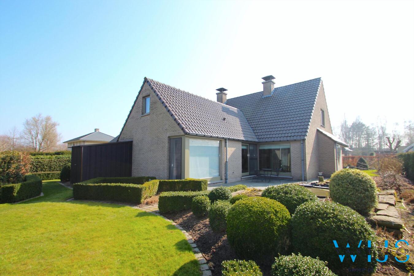 Prachtige instapklare tot in de puntjes onderhouden woning te Wachtebeke ! 