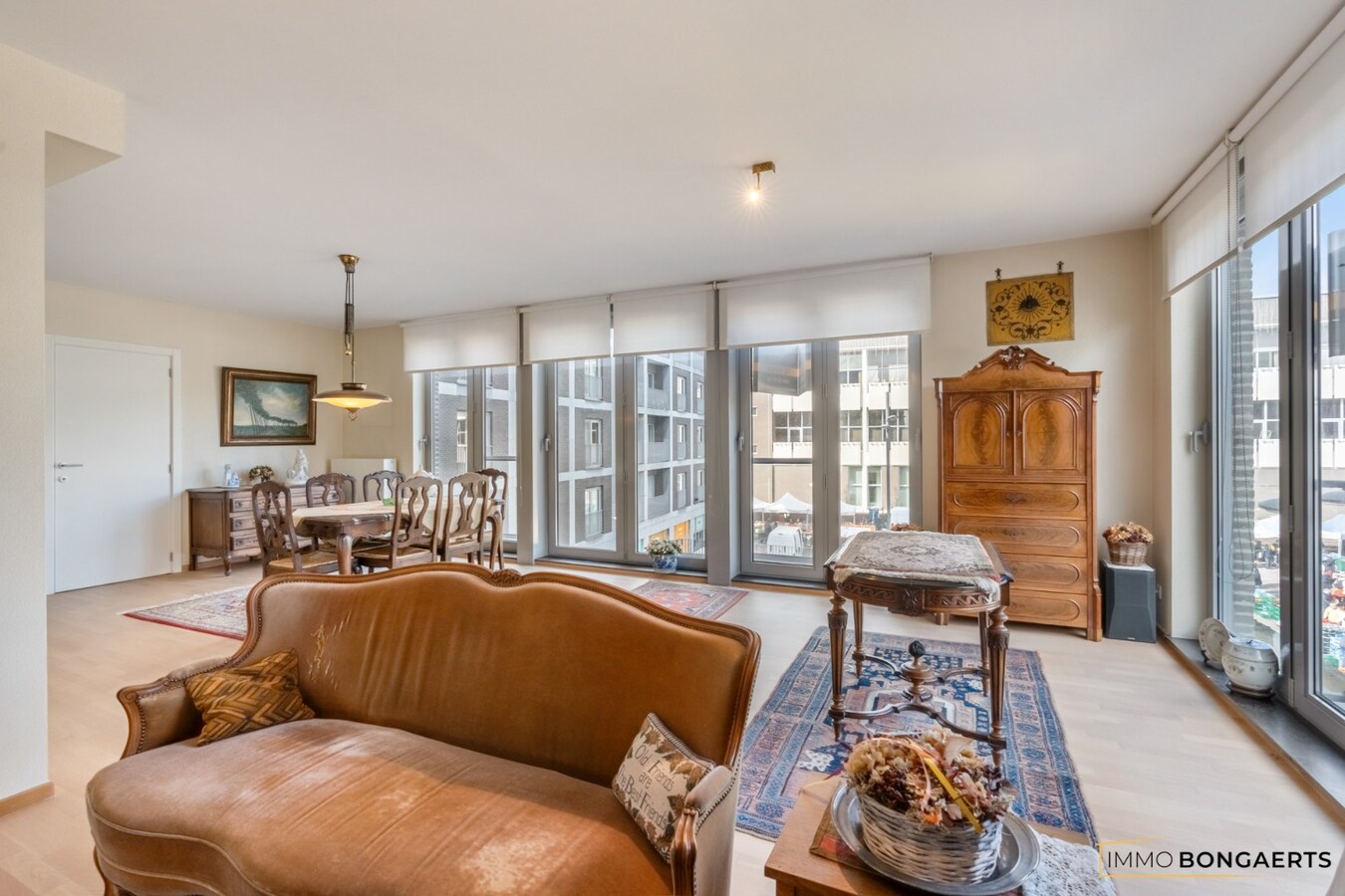 Ruim appartement met zicht op het stadsplein in het centrum van Genk 