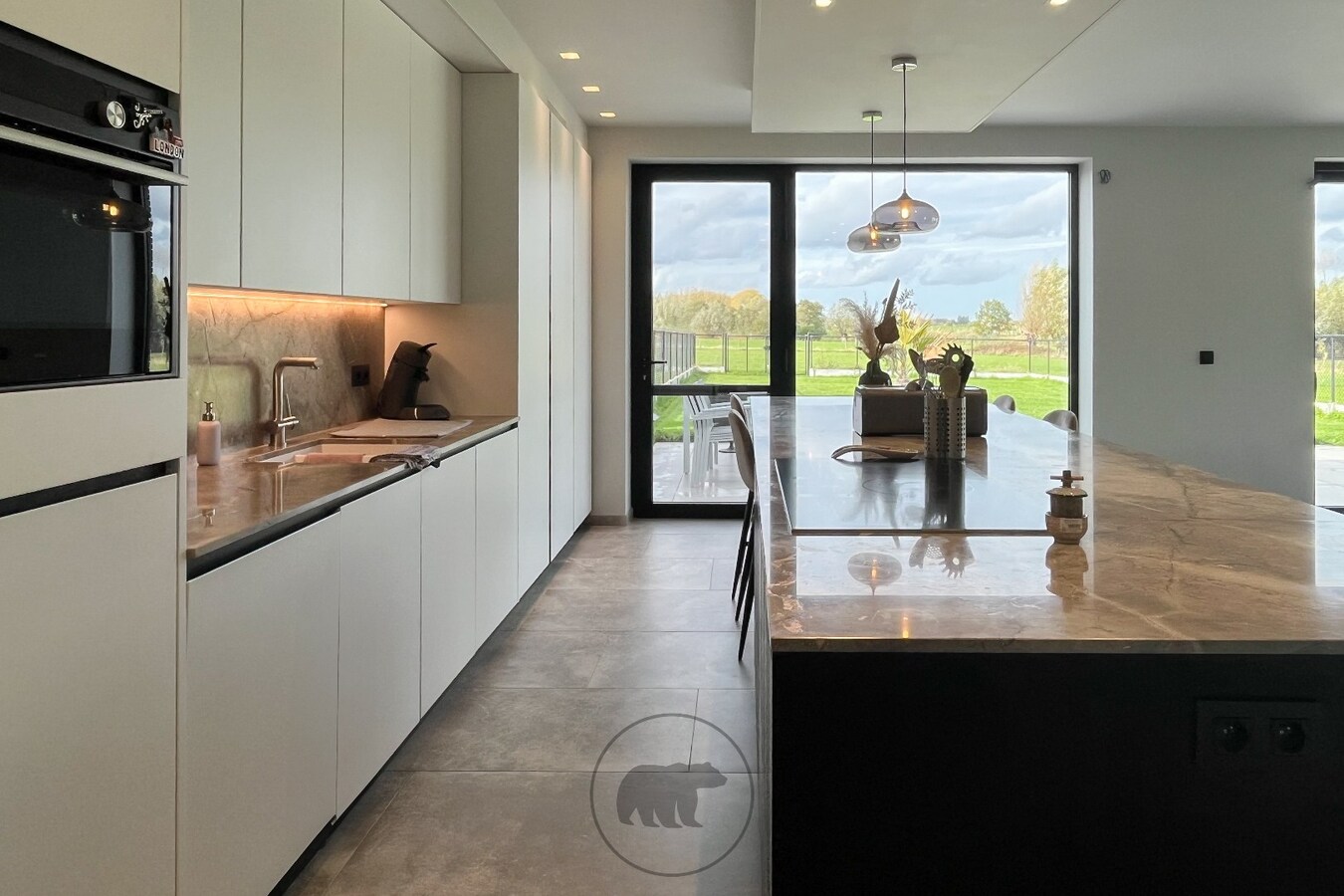 Nieuwbouwvilla met hoge afwerkingsgraad en weids uitzicht 