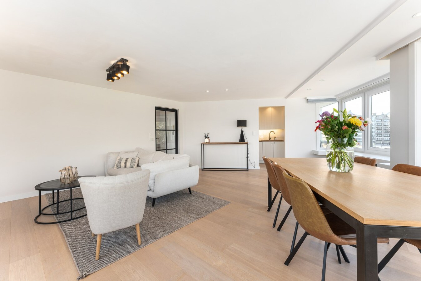 Gerenoveerd hoekappartement met prachtige zichten te Heist 