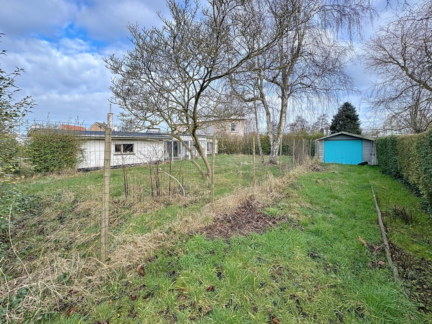 Perceel grond met af te breken woning - gunstige ligging 