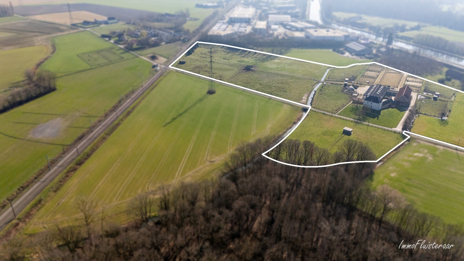 Uitzonderlijke woning met paardenaccommodatie, binnen- en buitenpiste op ca. 9,4 ha te Haacht 