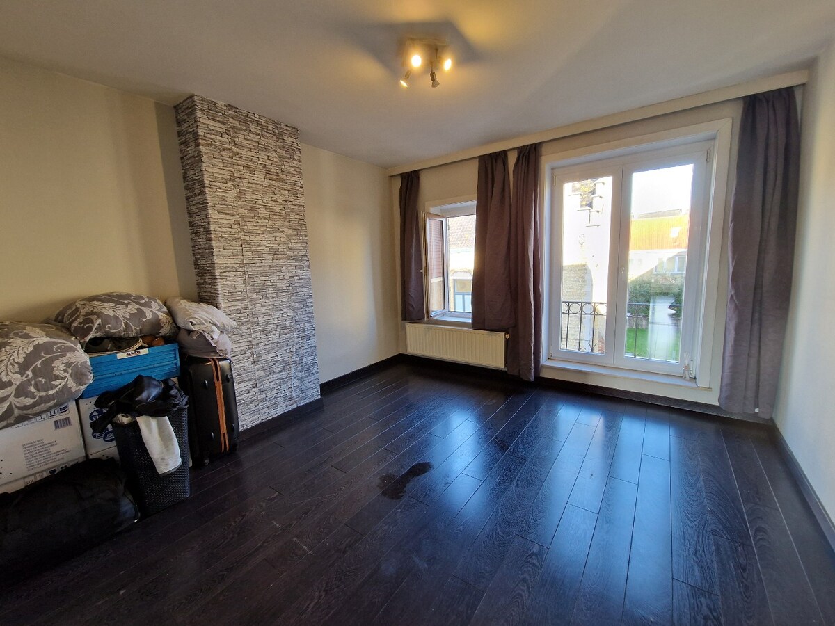 Opbrengsteigendom te koop in hartje Veurne – netto rendement 3,5% 