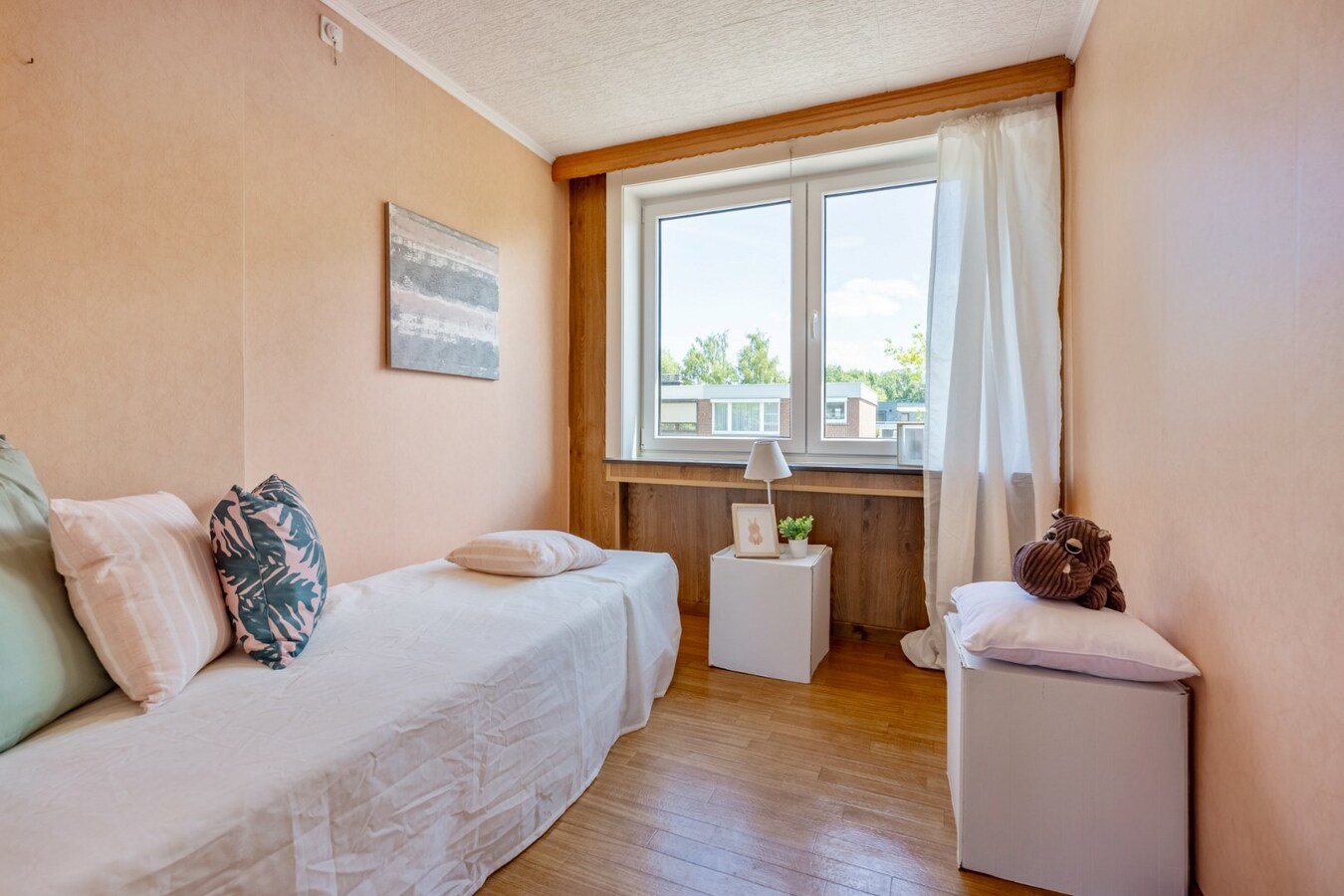 Ruime instapklare woning met 4 slaapkamers, tuin en garage. 