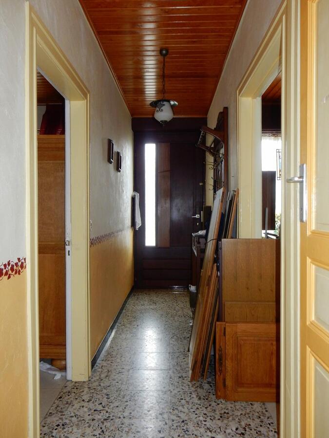 Te renoveren woning met veel mogelijkheden 