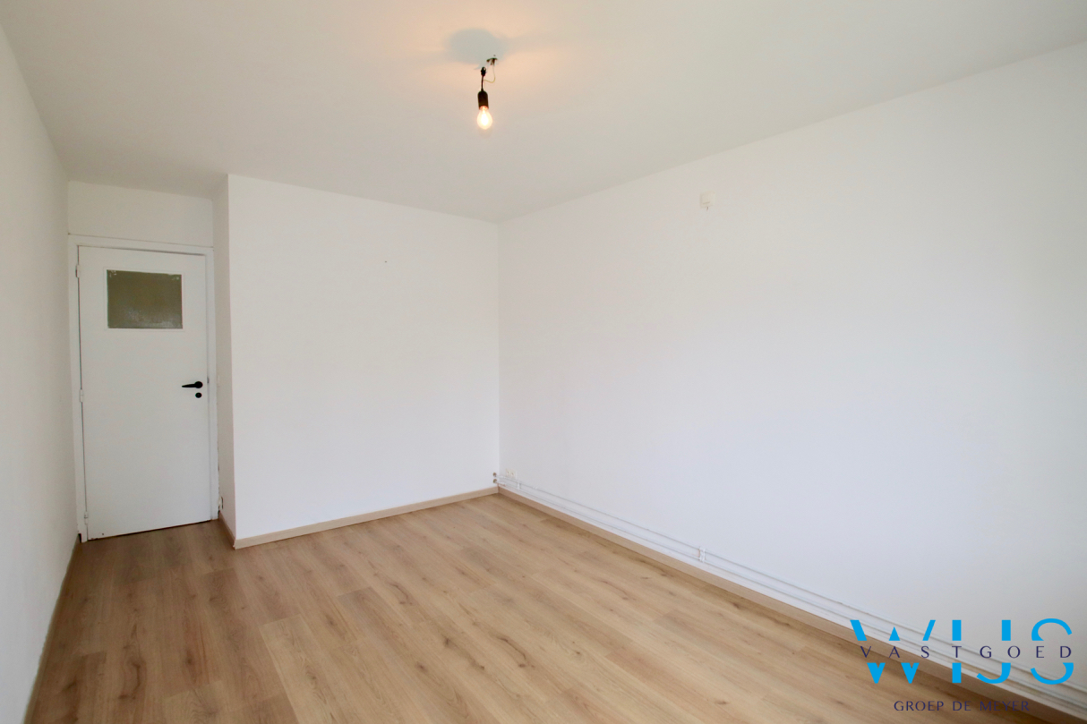 Instapklaar &amp; volwaardig appartement in Sint - Amandsberg 