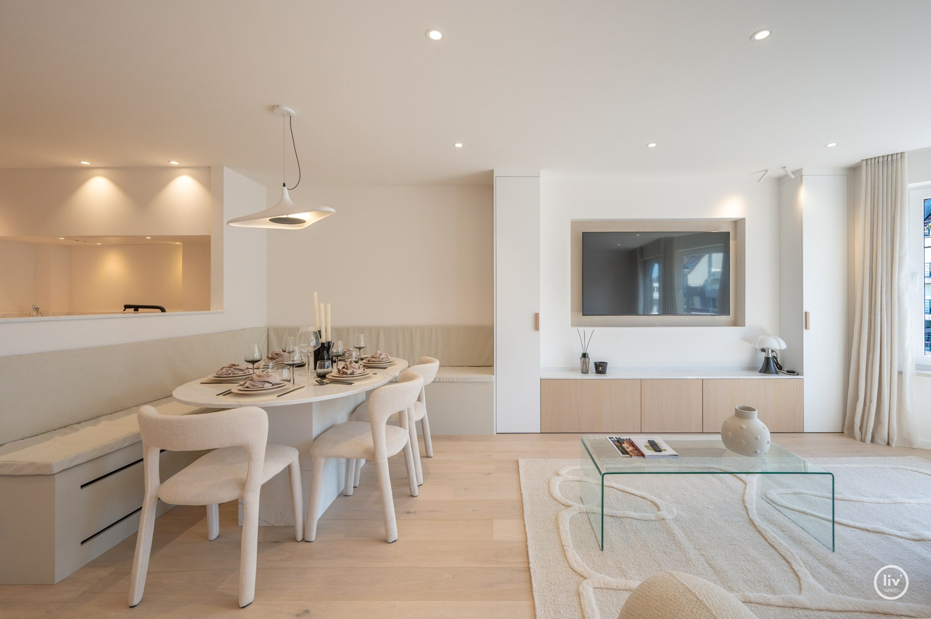 Volledig gerenoveerd en stijlvol appartement in het hart van Knokke in de  Lippenslaan. 