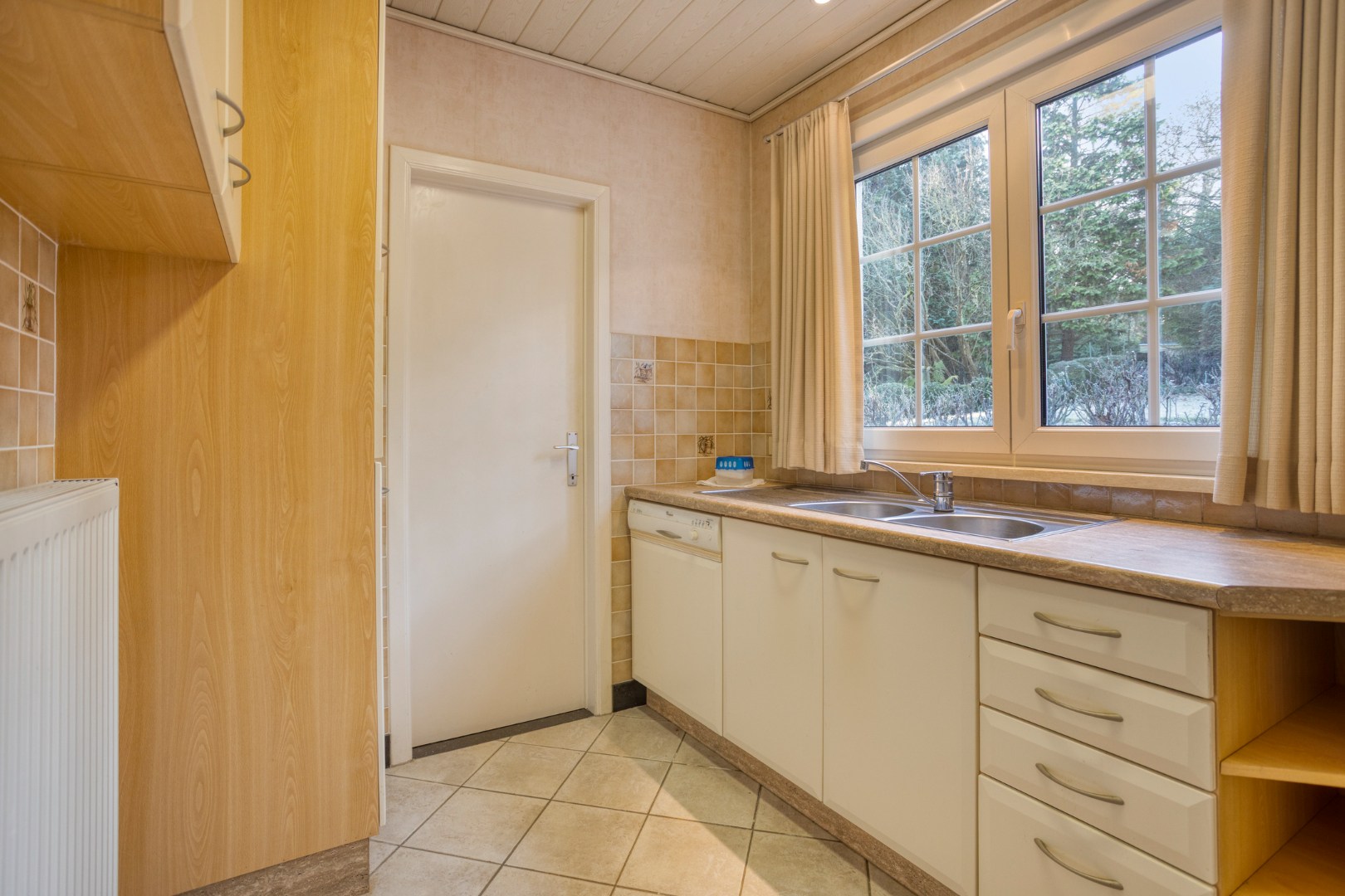 Charmante open bebouwing met 3 slaapkamers, tuin, terras en garage in Kessel-Lo! – EPC 562 kWh/m² - bewoonbare opp. 154 m² 