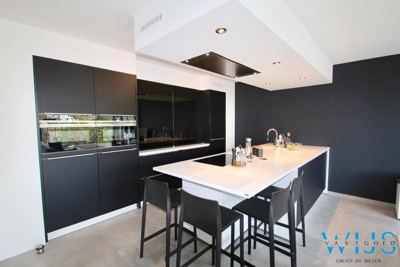 Prachtig afgewerkt appartement in hartje Wippelgem EVERGEM! 